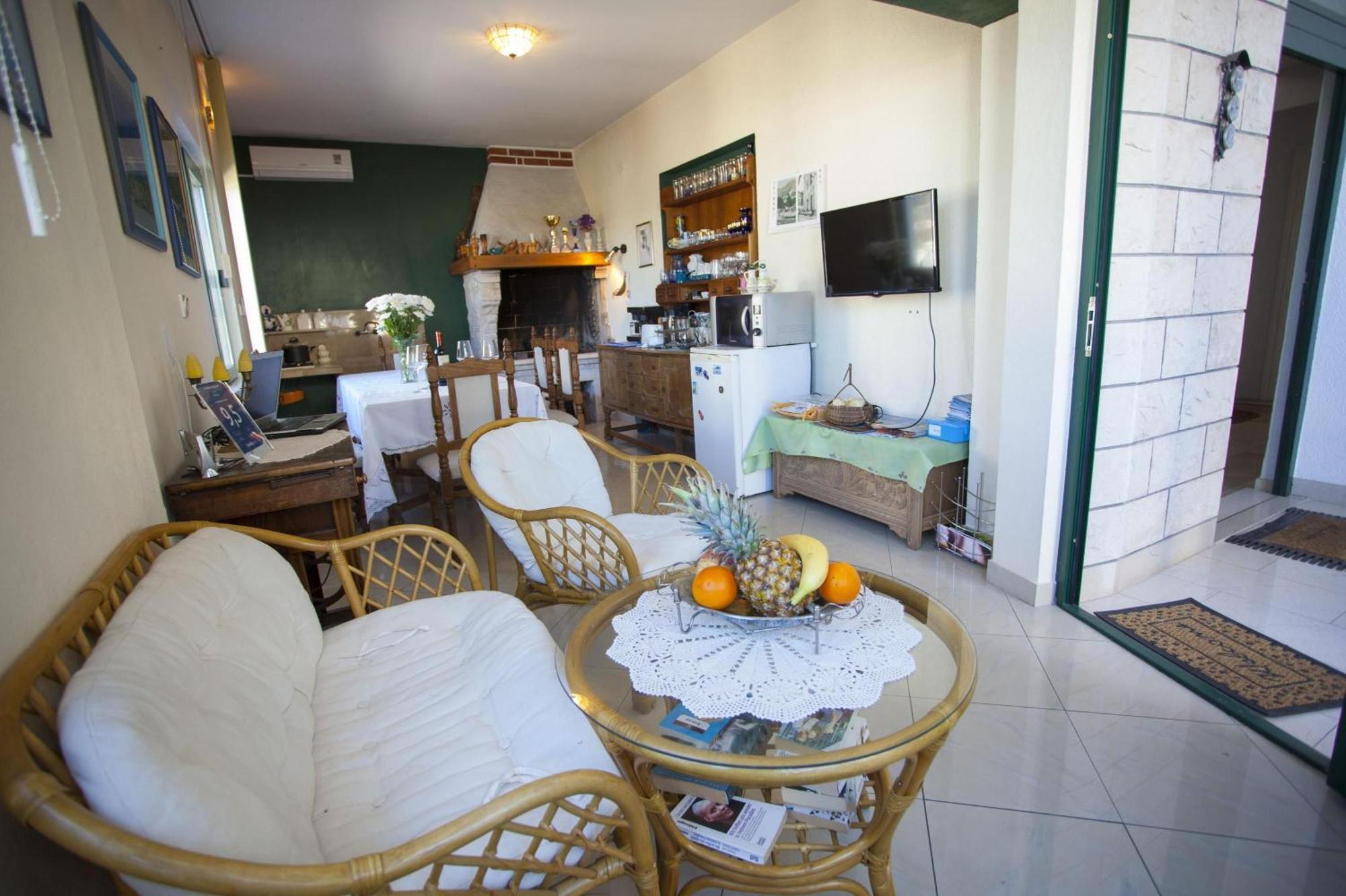 Komfortable Mit Terrasse In Bidol Makarska
