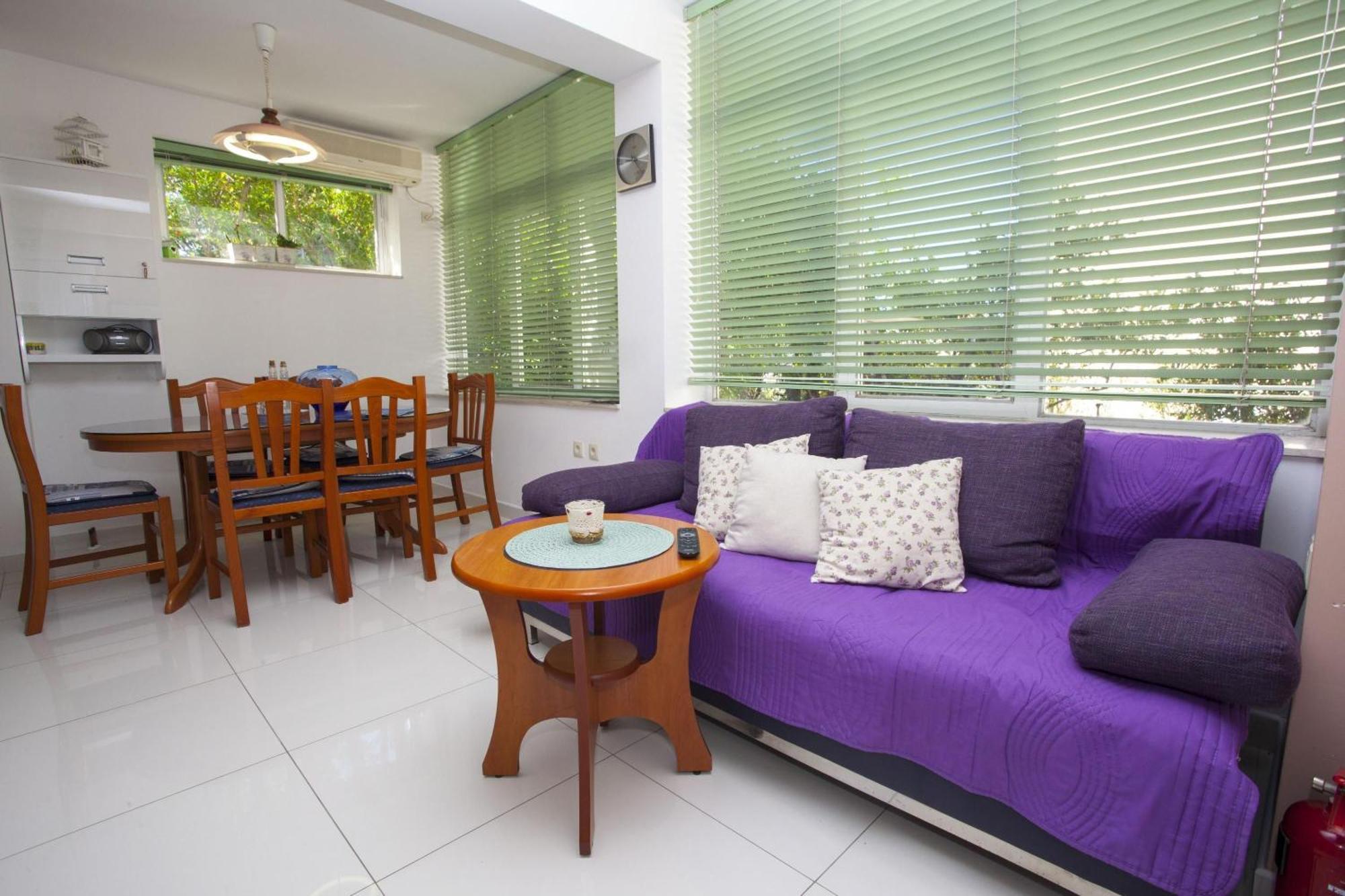 Apartma Komfortable Mit Terrasse In Bidol Makarska
