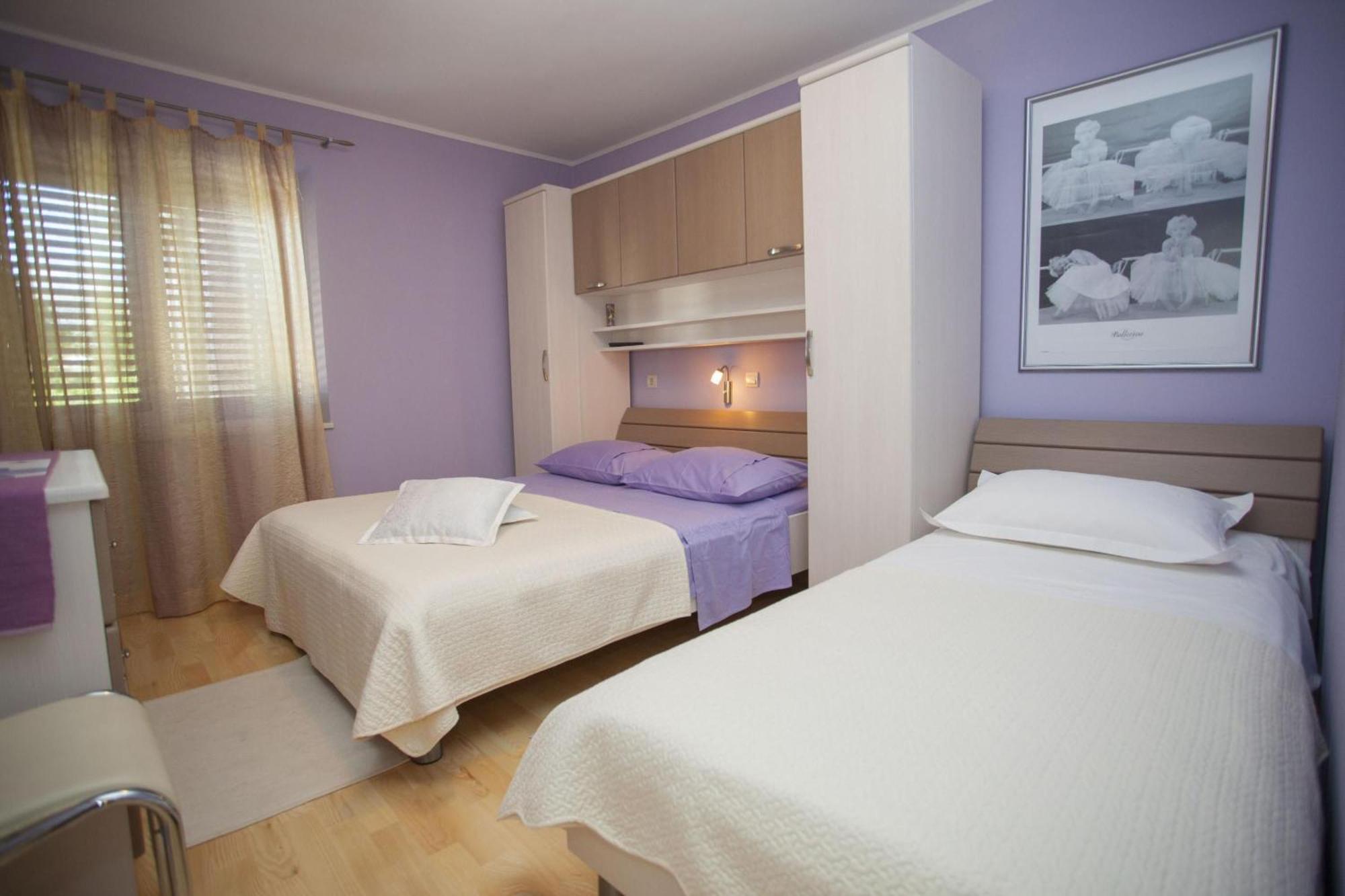 Komfortable Mit Terrasse In Bidol Apartment Makarska