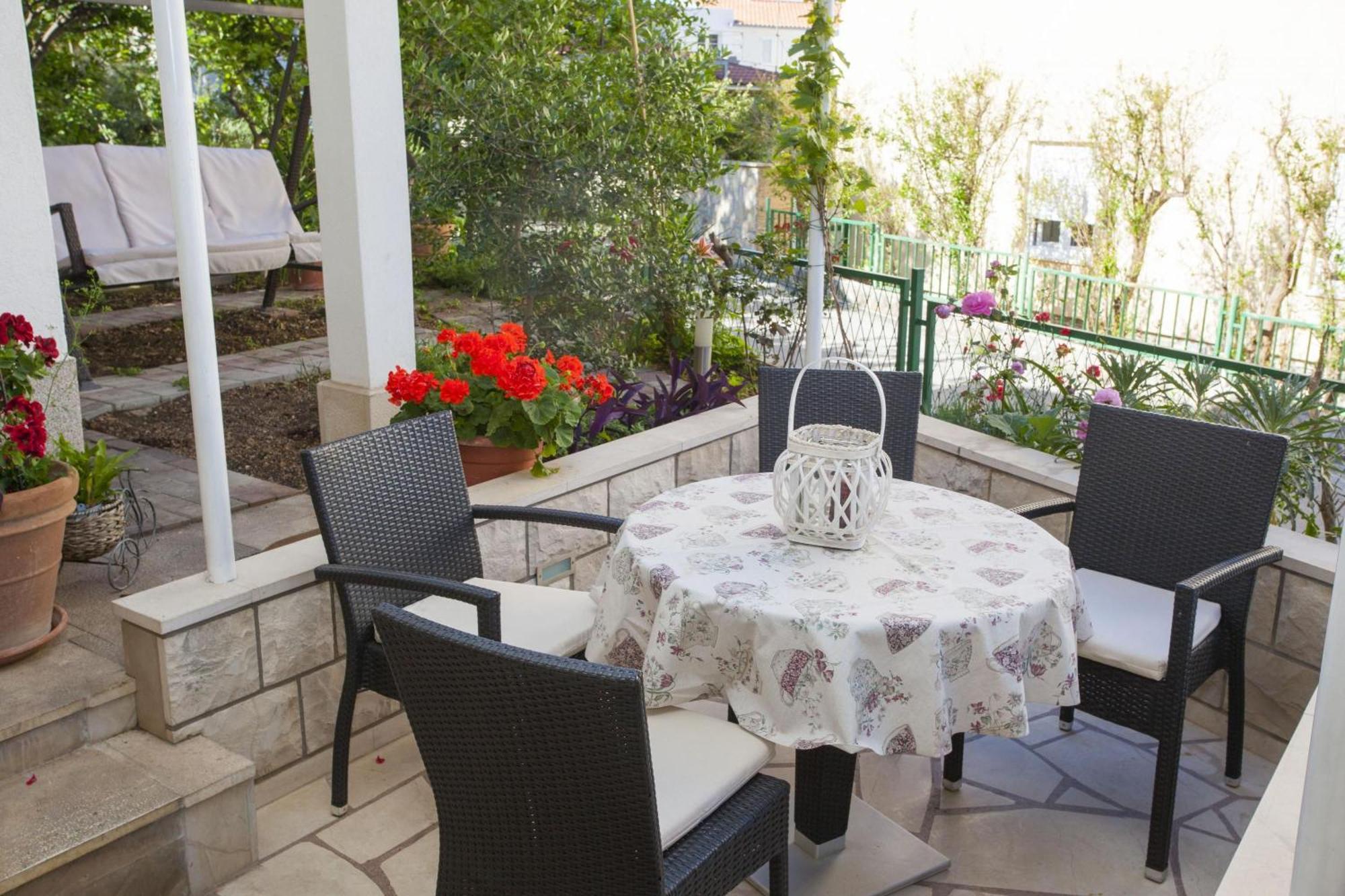 Komfortable Mit Terrasse In Bidol * Makarska